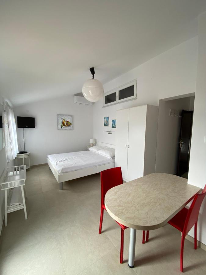 Apartmani Marko Baška Exterior foto